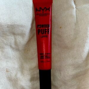 NYX Powder Puff Lippie - Group Love PPL03